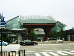JR金沢駅の鼓門