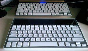 Logitech Wireless Solar Keyboard K760とApple Wireless Keyboard
